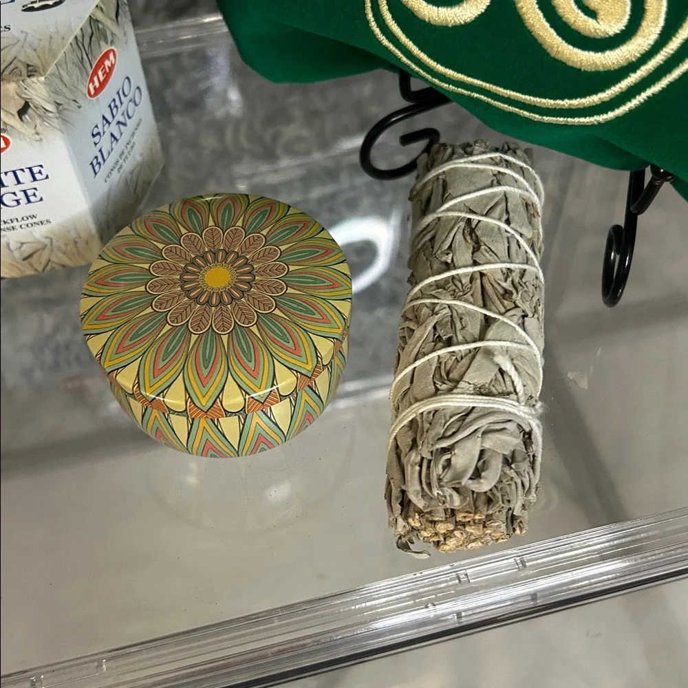 Green Velvet Embroidered Triskelion Bag & White Sage Incense Accessories NWT - Picture 4 of 9